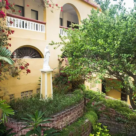 El Claustro House
