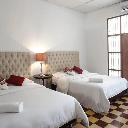 El Claustro House 4*